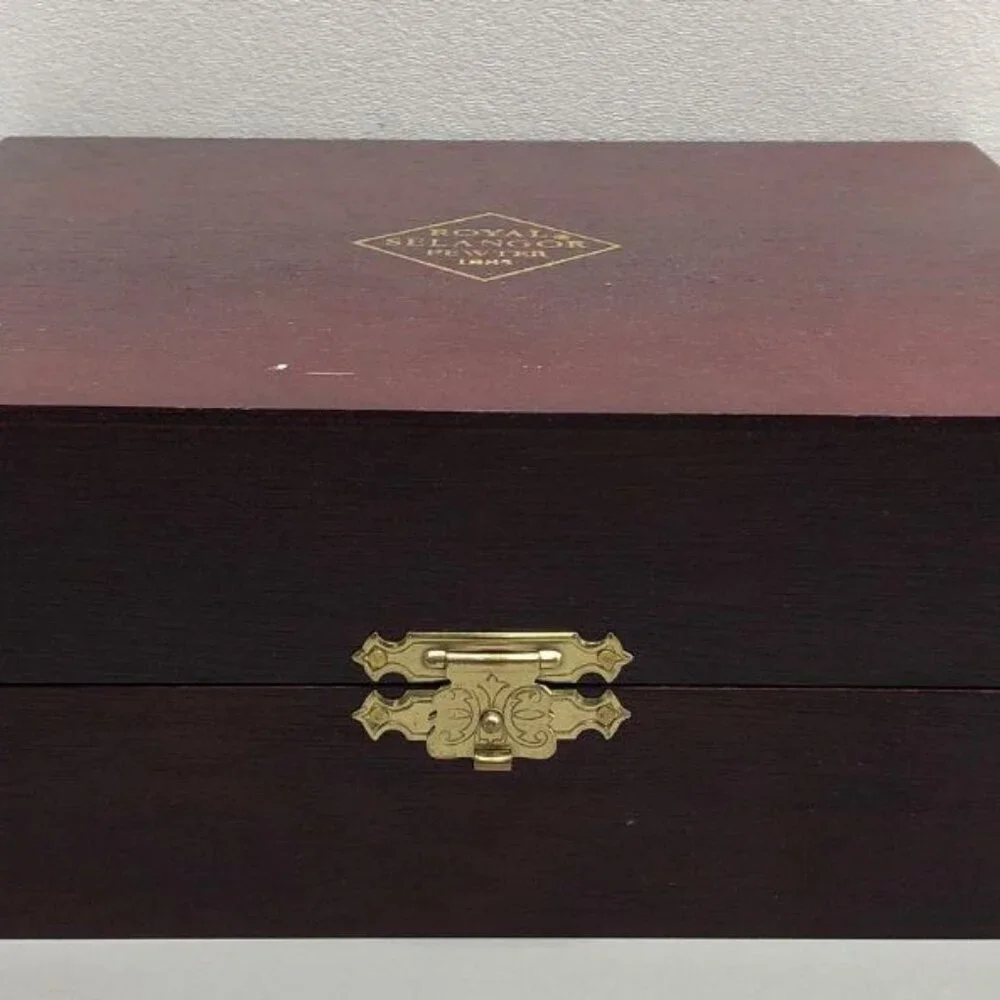Royal Selangor Wine Goblet Sovereign Collection Gift Box - Picture 2 of 4